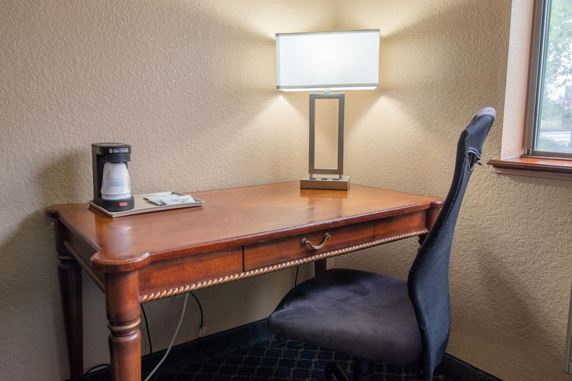 Super 8 By Wyndham Arcata Hotel Luaran gambar