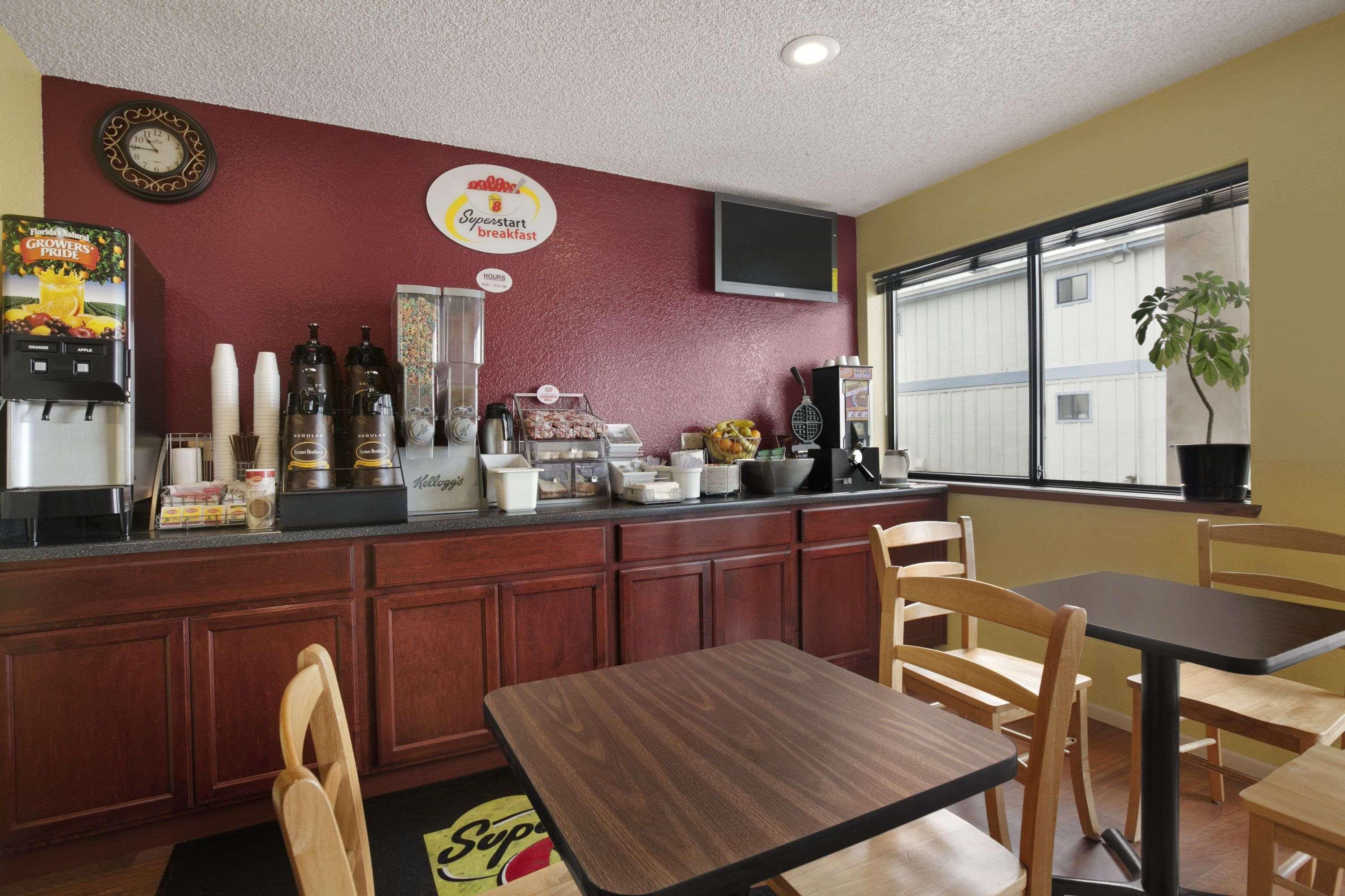 Super 8 By Wyndham Arcata Hotel Luaran gambar