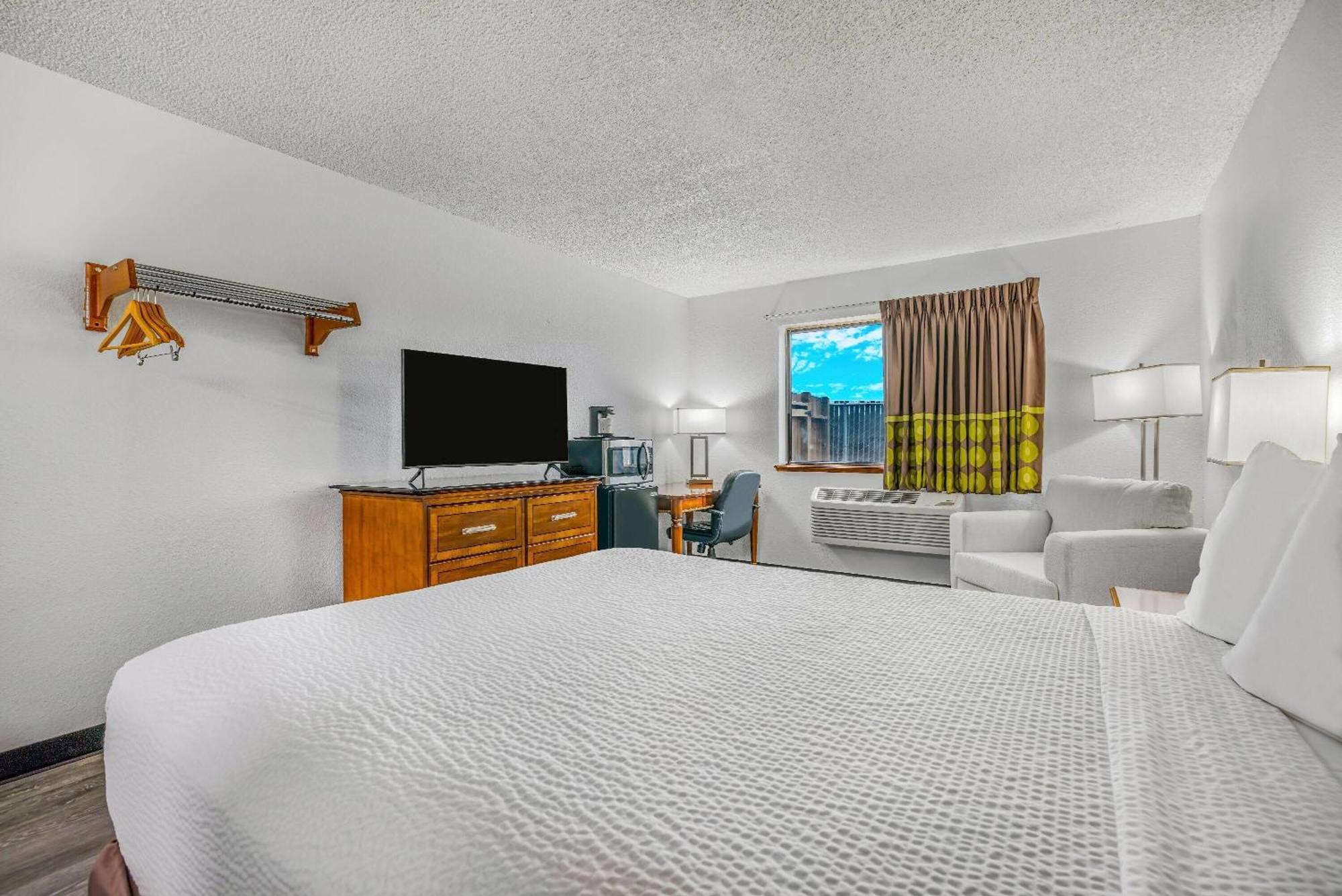 Super 8 By Wyndham Arcata Hotel Luaran gambar