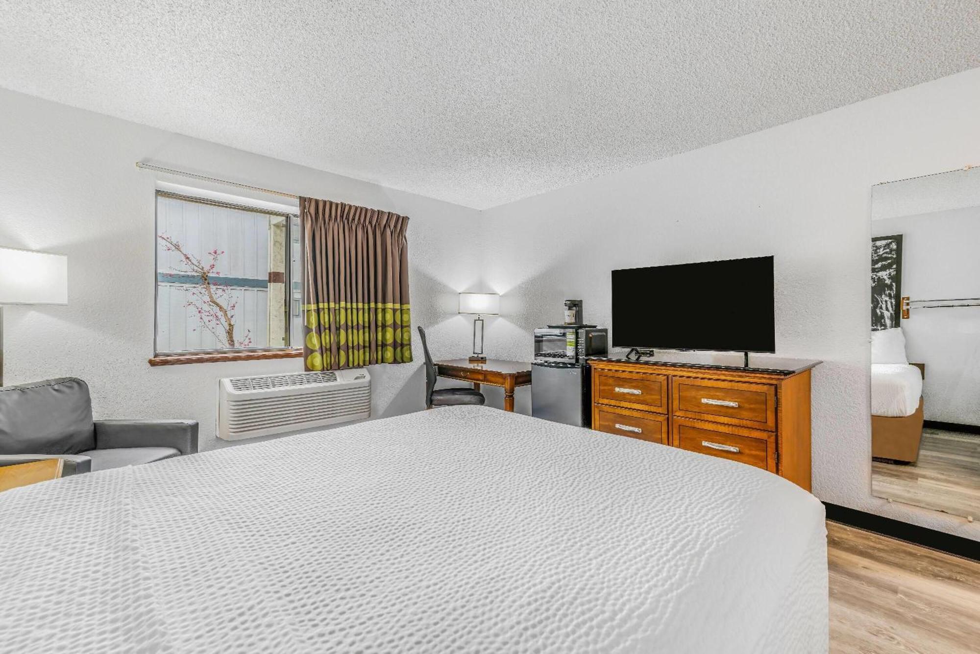 Super 8 By Wyndham Arcata Hotel Luaran gambar