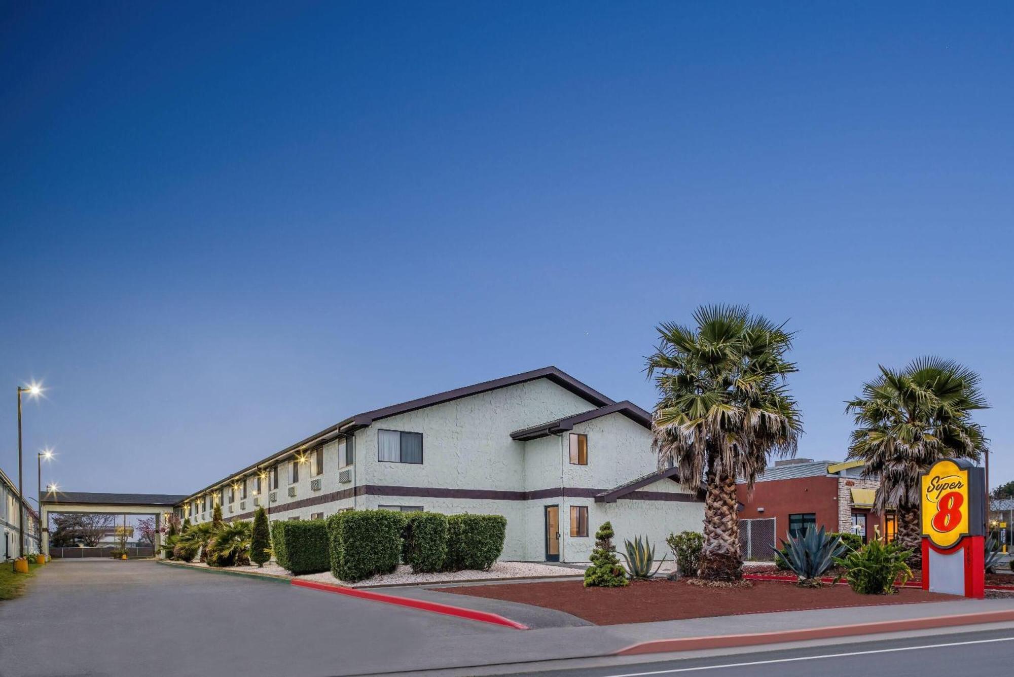 Super 8 By Wyndham Arcata Hotel Luaran gambar