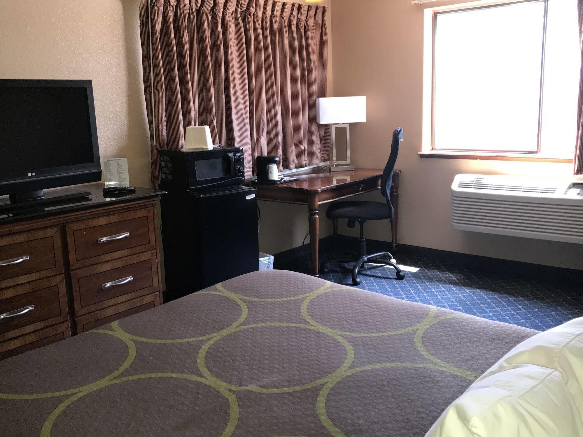 Super 8 By Wyndham Arcata Hotel Luaran gambar