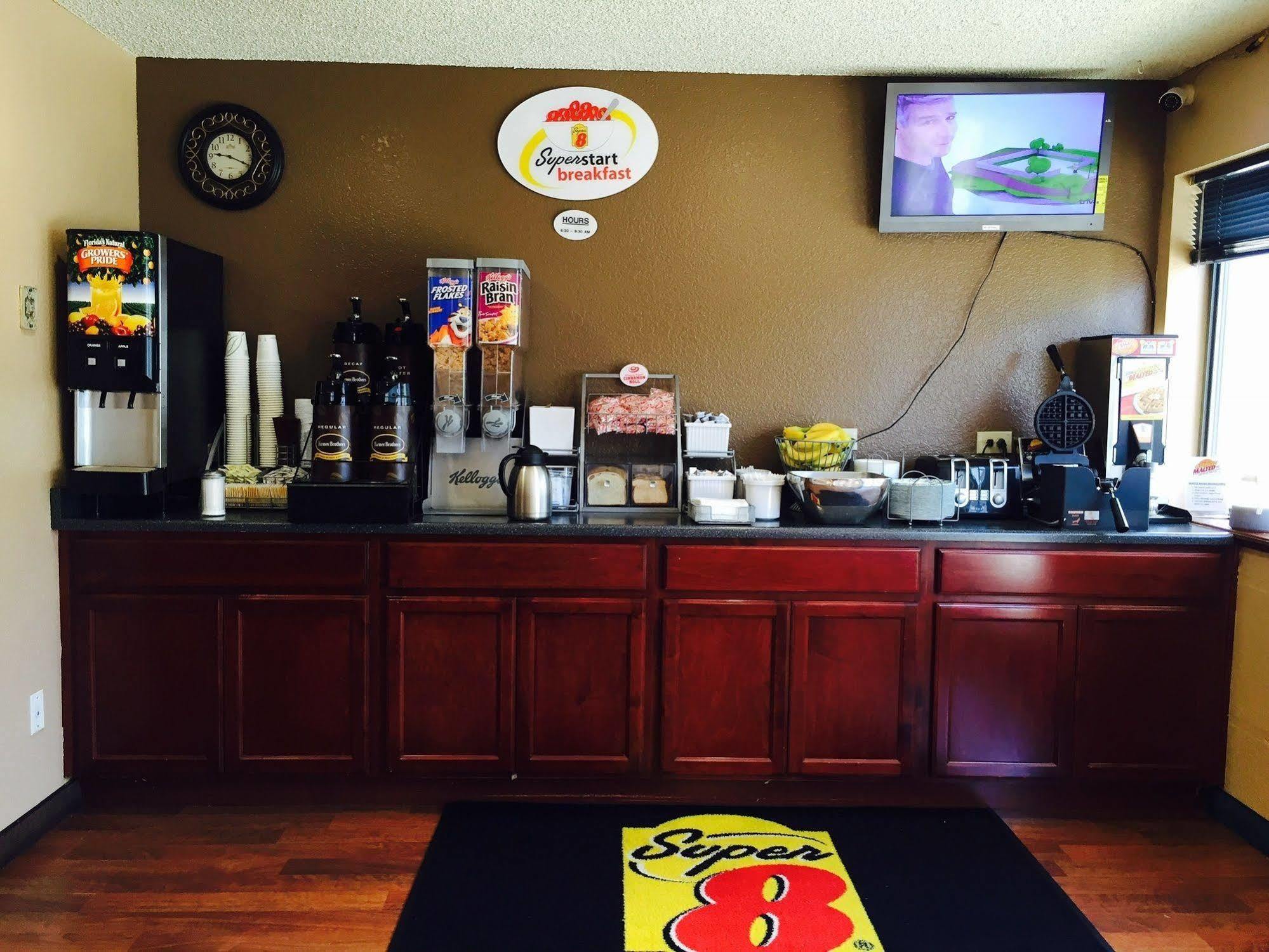 Super 8 By Wyndham Arcata Hotel Luaran gambar